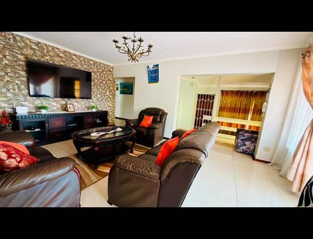 4 BEDROOM HOUSE FOR SALE IN NEW GERMANY